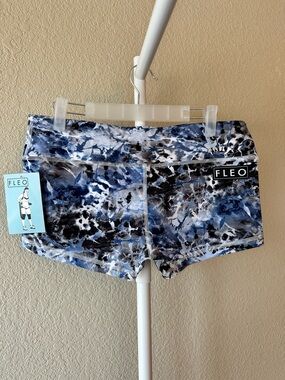 FLEO black and blue electric voodoo original shorts size large NWT